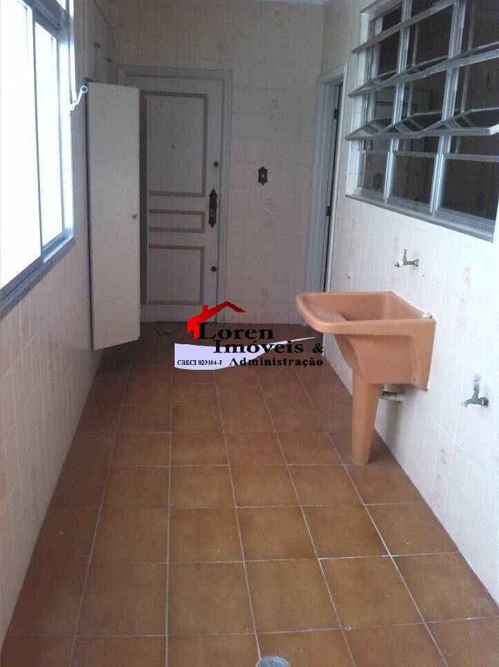 Apartamento para alugar com 3 quartos, 120m² - Foto 14