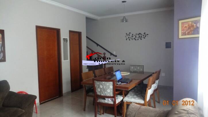 Sobrado à venda com 3 quartos, 134m² - Foto 1