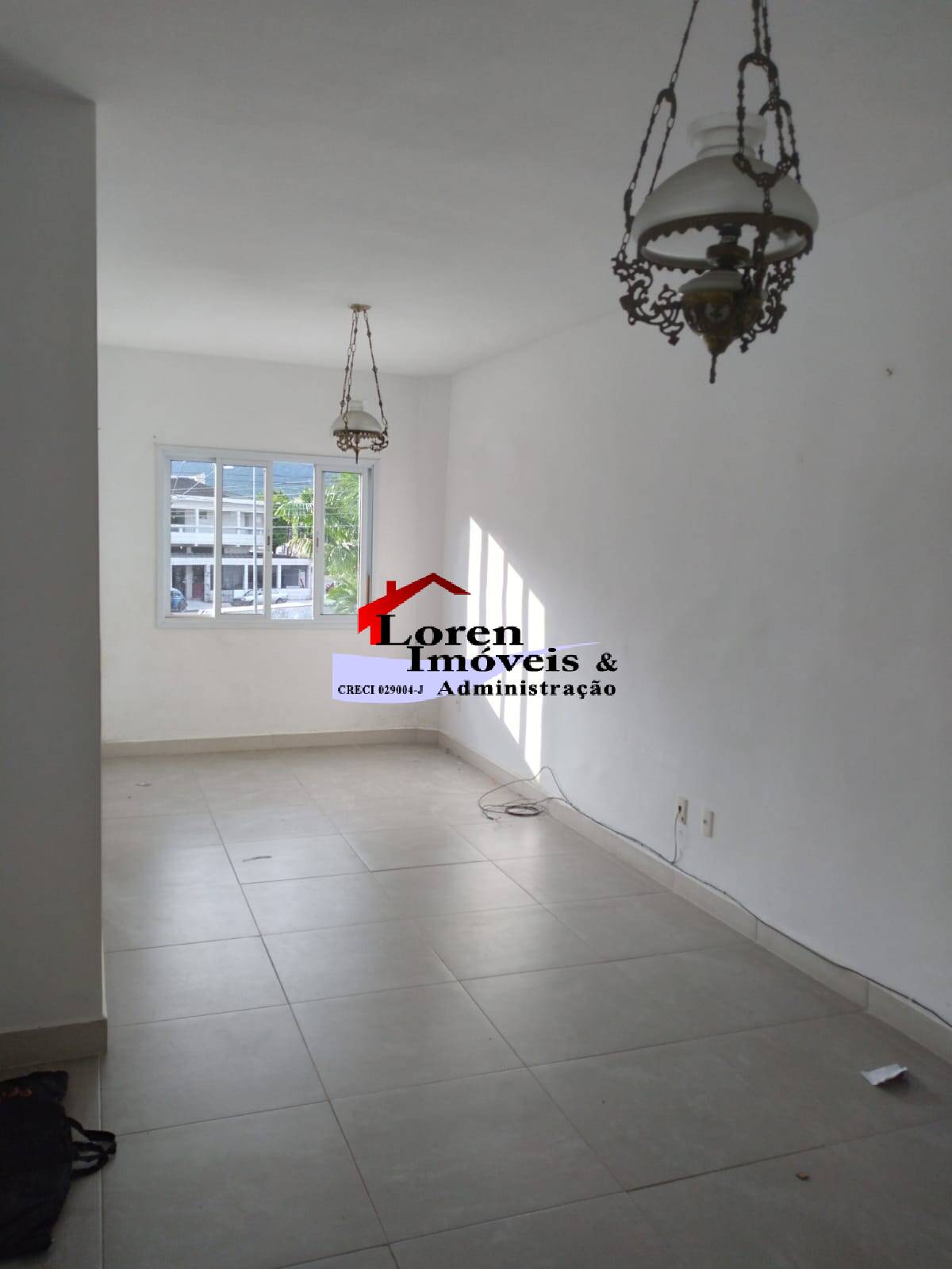 Apartamento à venda com 2 quartos, 75m² - Foto 1