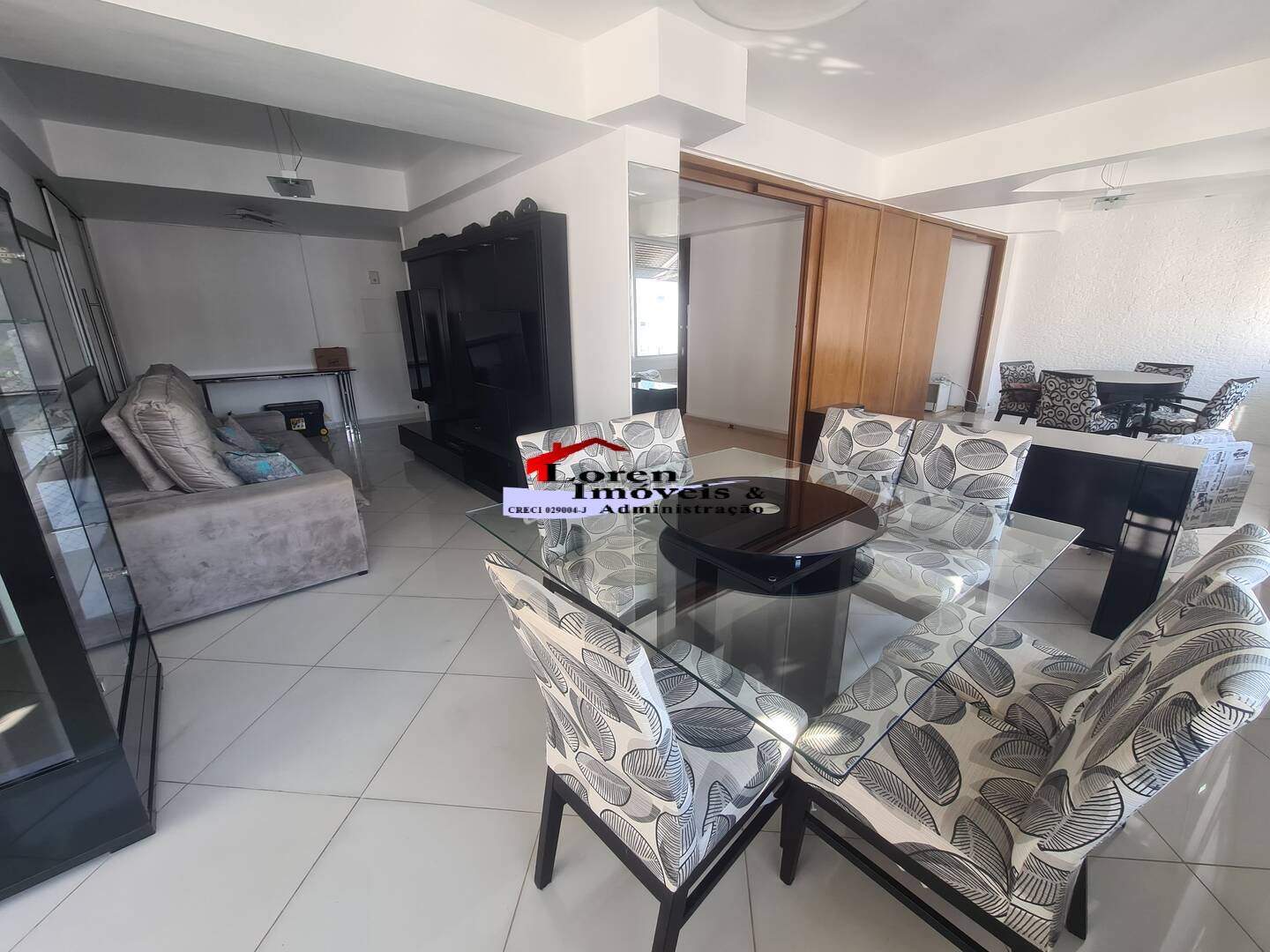 Apartamento à venda com 3 quartos, 173m² - Foto 2