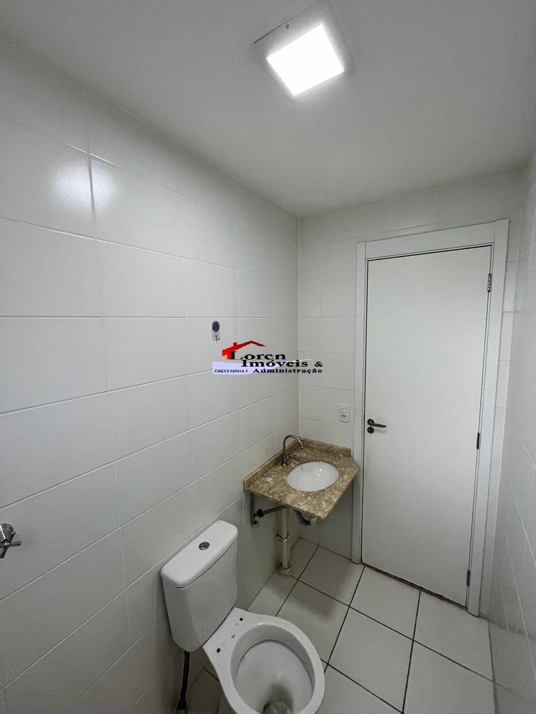 Apartamento à venda com 3 quartos, 75m² - Foto 3