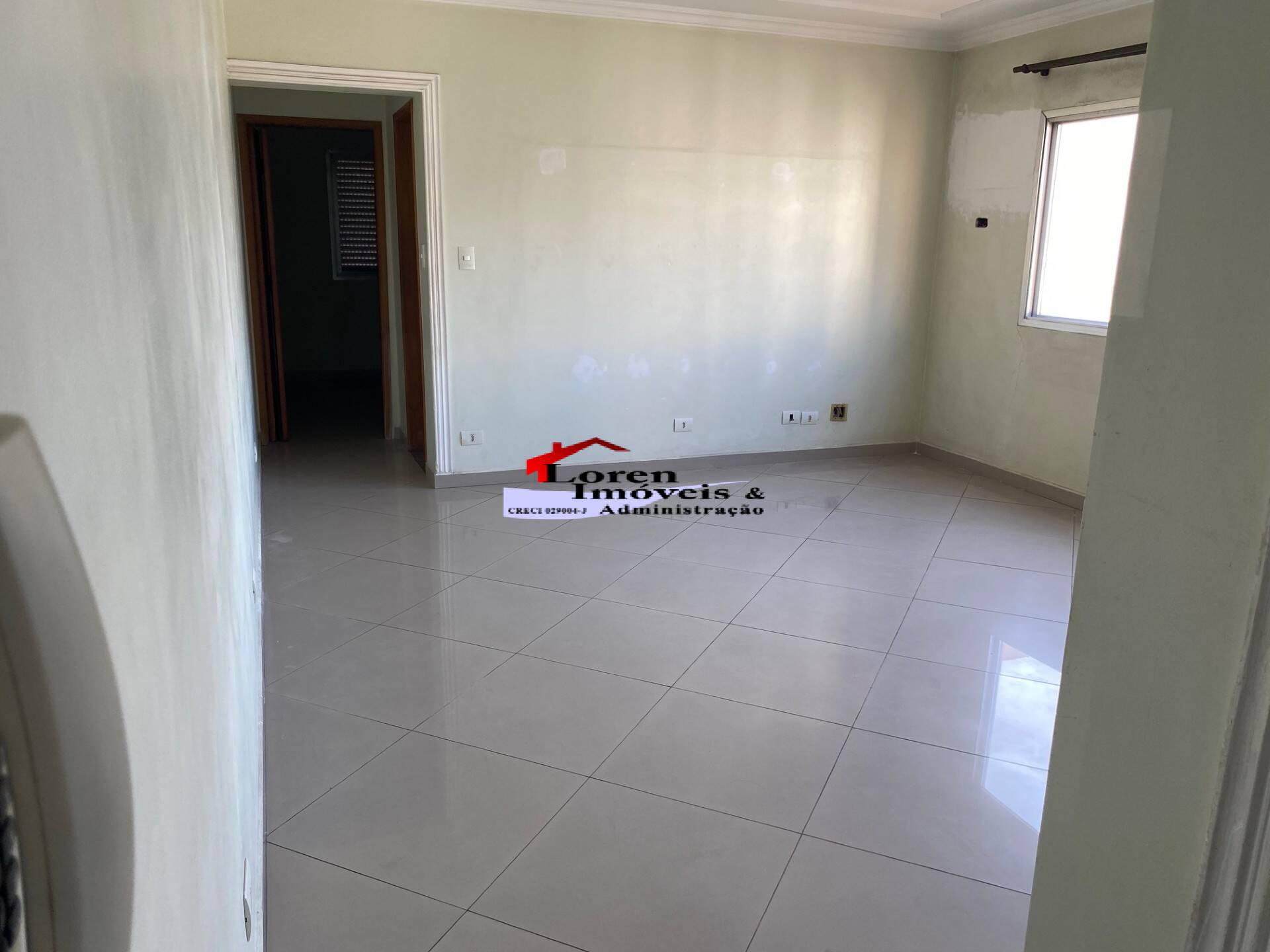 Apartamento à venda com 1 quarto, 60m² - Foto 2