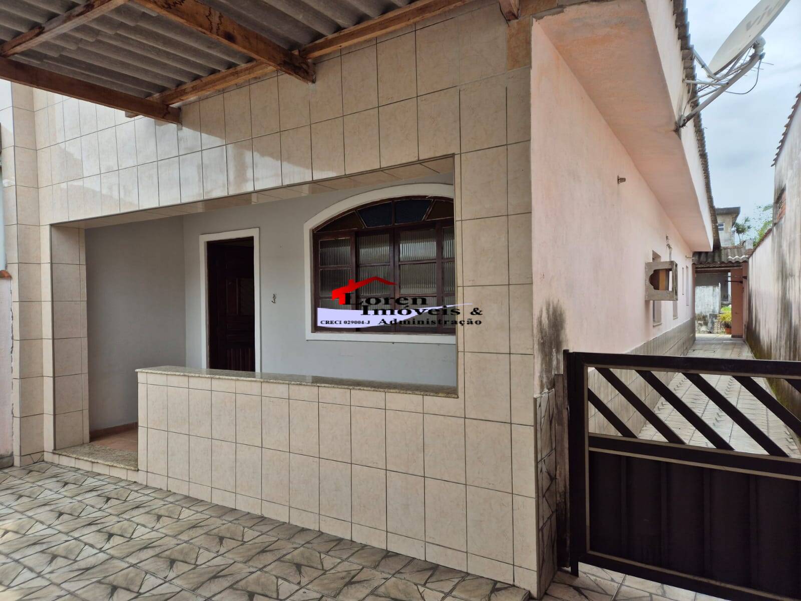 Casa à venda com 2 quartos, 200m² - Foto 2