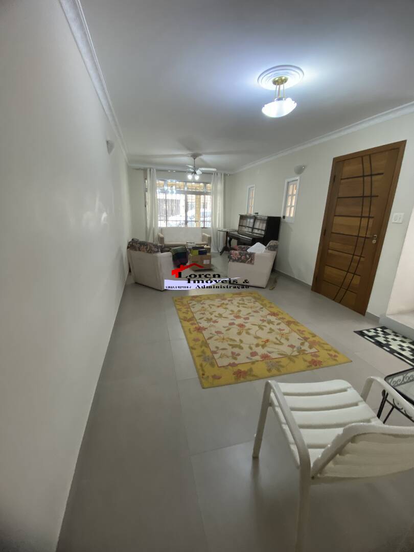 Casa à venda com 3 quartos, 200m² - Foto 1