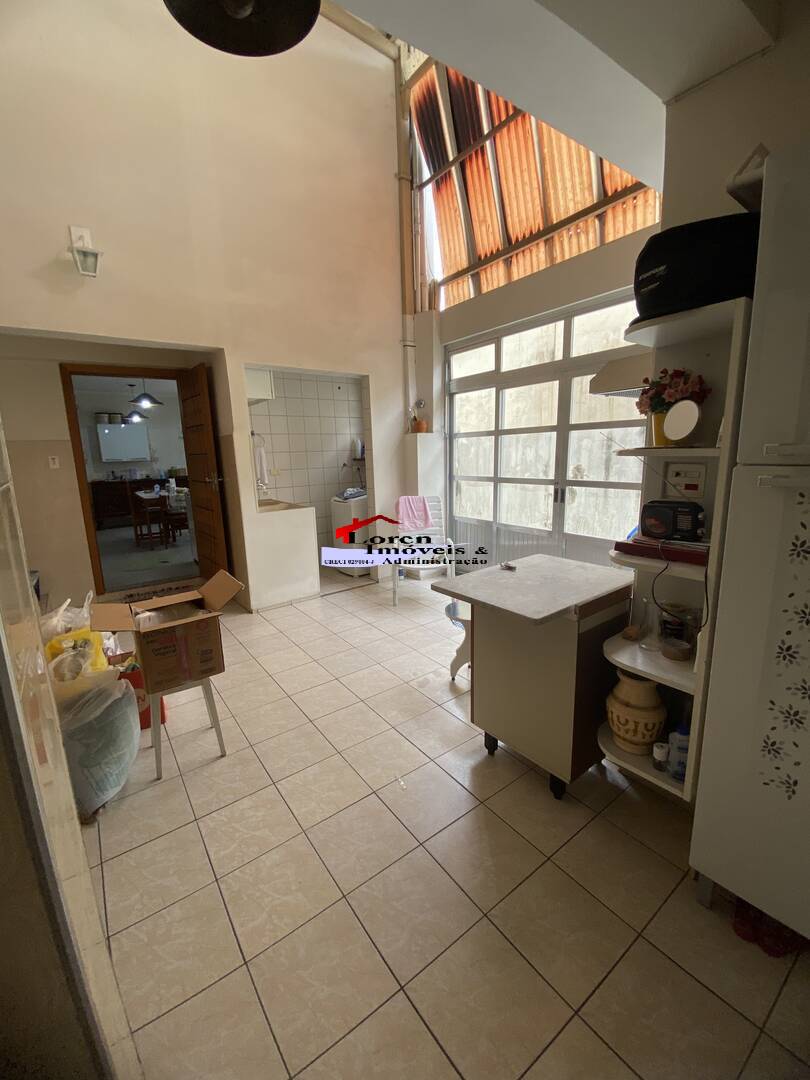 Casa à venda com 3 quartos, 200m² - Foto 6