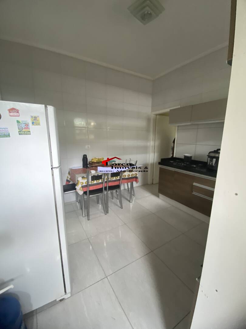 Casa à venda com 2 quartos, 140m² - Foto 3