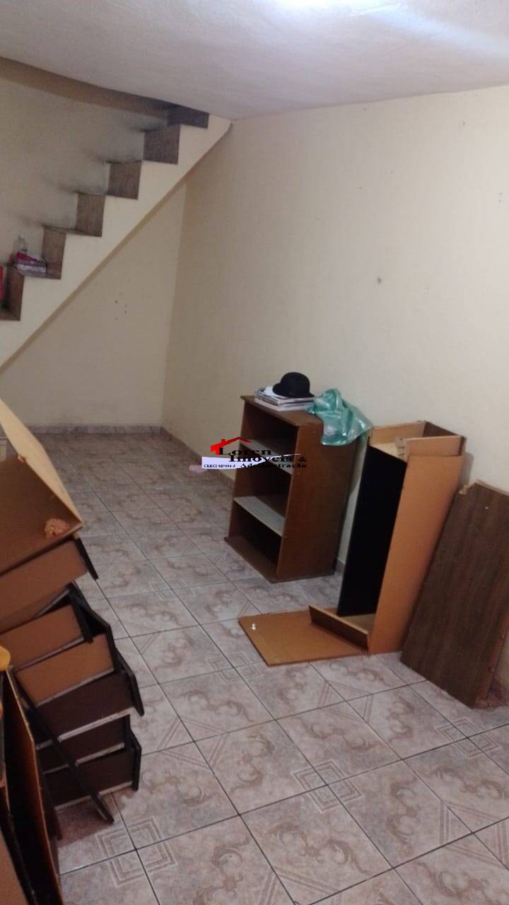 Sobrado à venda com 3 quartos, 60m² - Foto 2