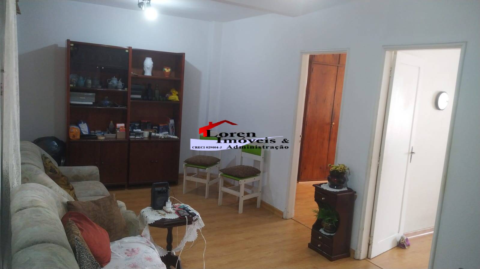 Apartamento à venda com 2 quartos, 70m² - Foto 2