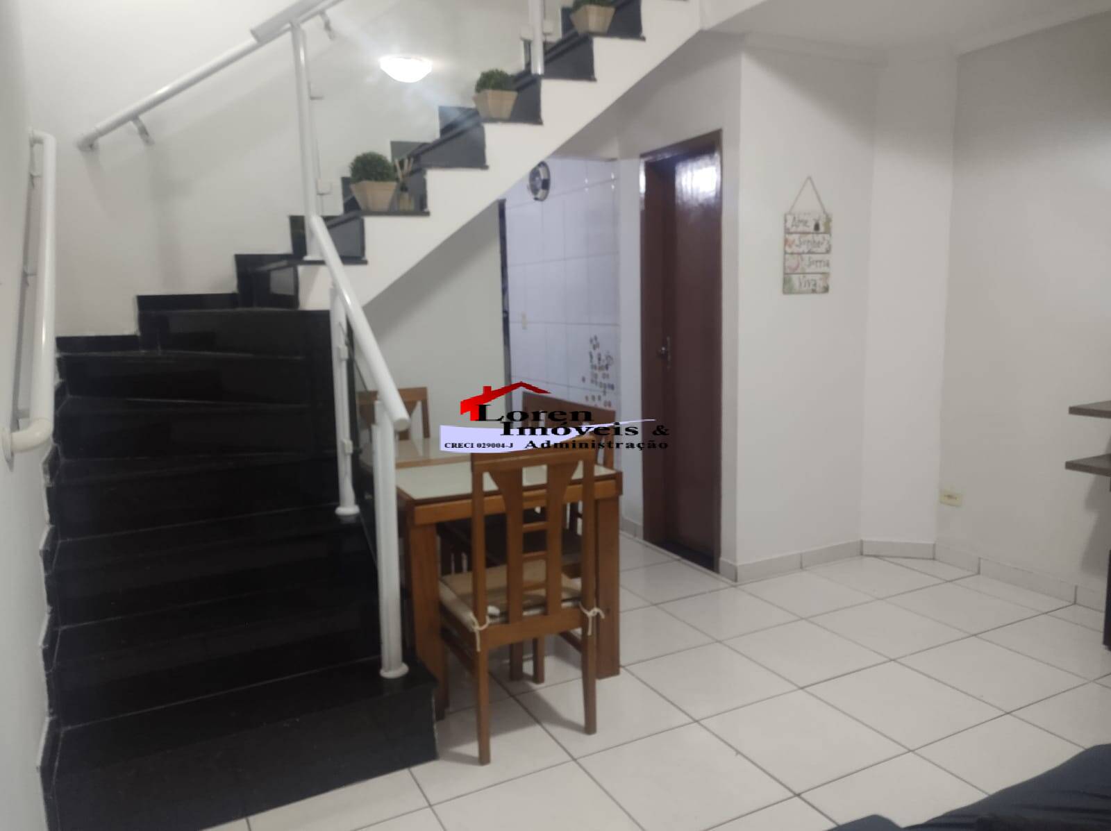 Sobrado à venda com 2 quartos, 60m² - Foto 1