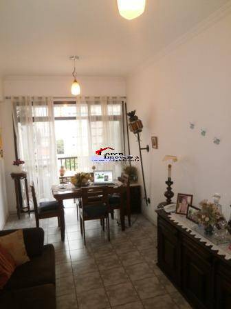 Apartamento à venda com 2 quartos, 75m² - Foto 2