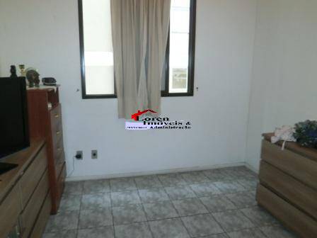 Apartamento à venda com 2 quartos, 75m² - Foto 17