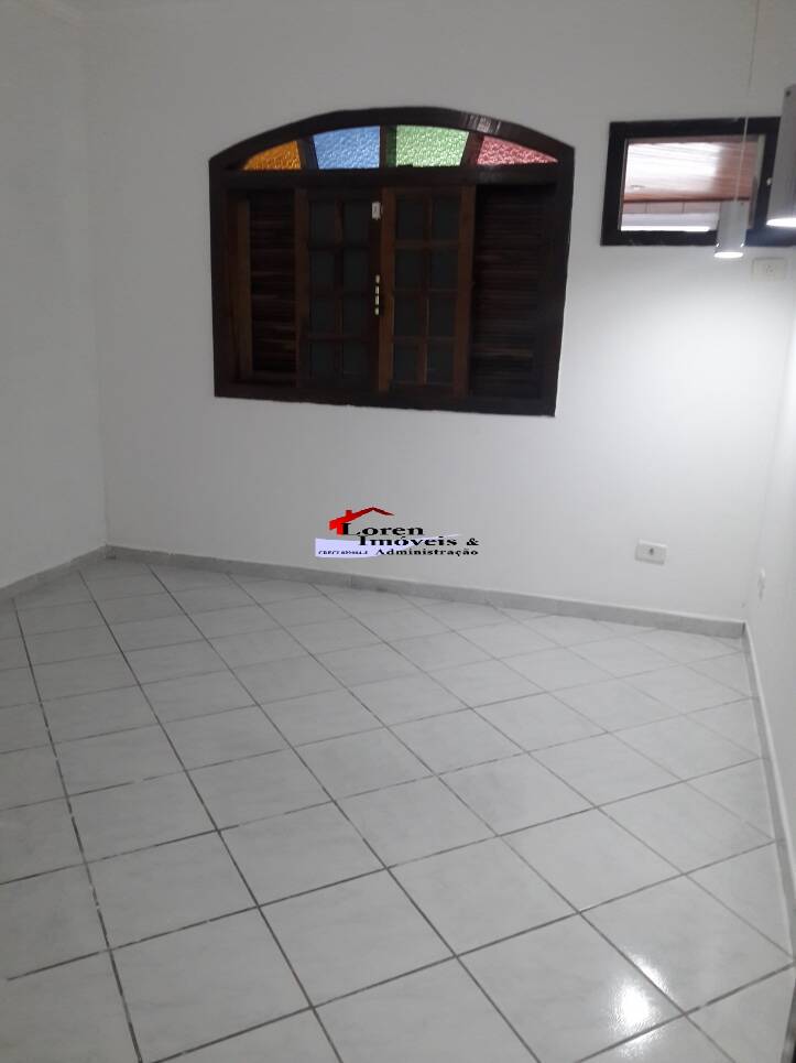 Casa à venda com 2 quartos, 80m² - Foto 3